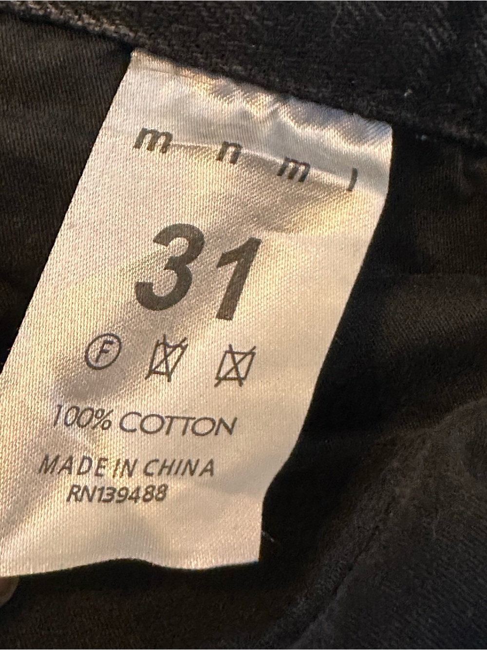 NWT mnml Bandana Patch Ultra Baggy Jeans Mens Size 31 Washed Black Distressed - Picture 10 of 10